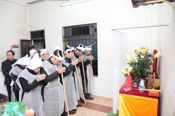 Cách lạy đám tang theo phong tục của người Việt